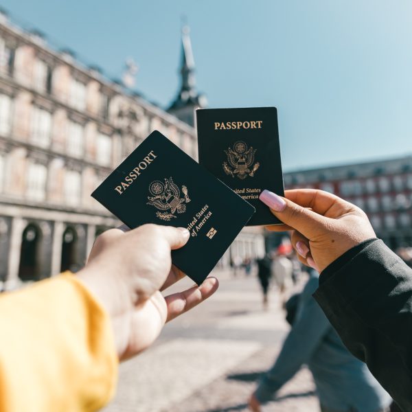 المساعدة بأوراق التأشيرة