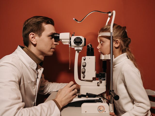 تطور ومزايا علاج تلف شبكية العين في ألمانيا